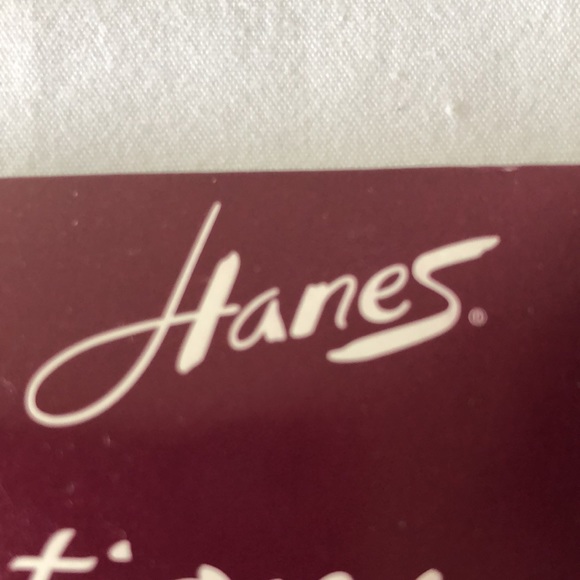 Hanes Silky Reflections Control Top Reinforced Toe Size A-B - Picture 3 of 8